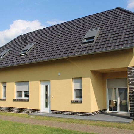 Ferienhaus Zur Eiche Am Dorfanger Waldow Exterior foto